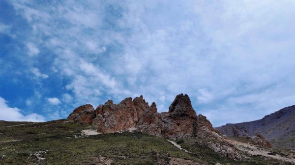 京海策略 年钦夏格日山：云端之上的昆仑神话